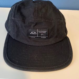 5 panel Oakley hat